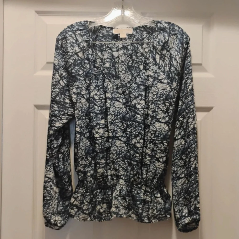 Michael Kors Long Sleeve Abstract Print Blue and White Blouse Size L
